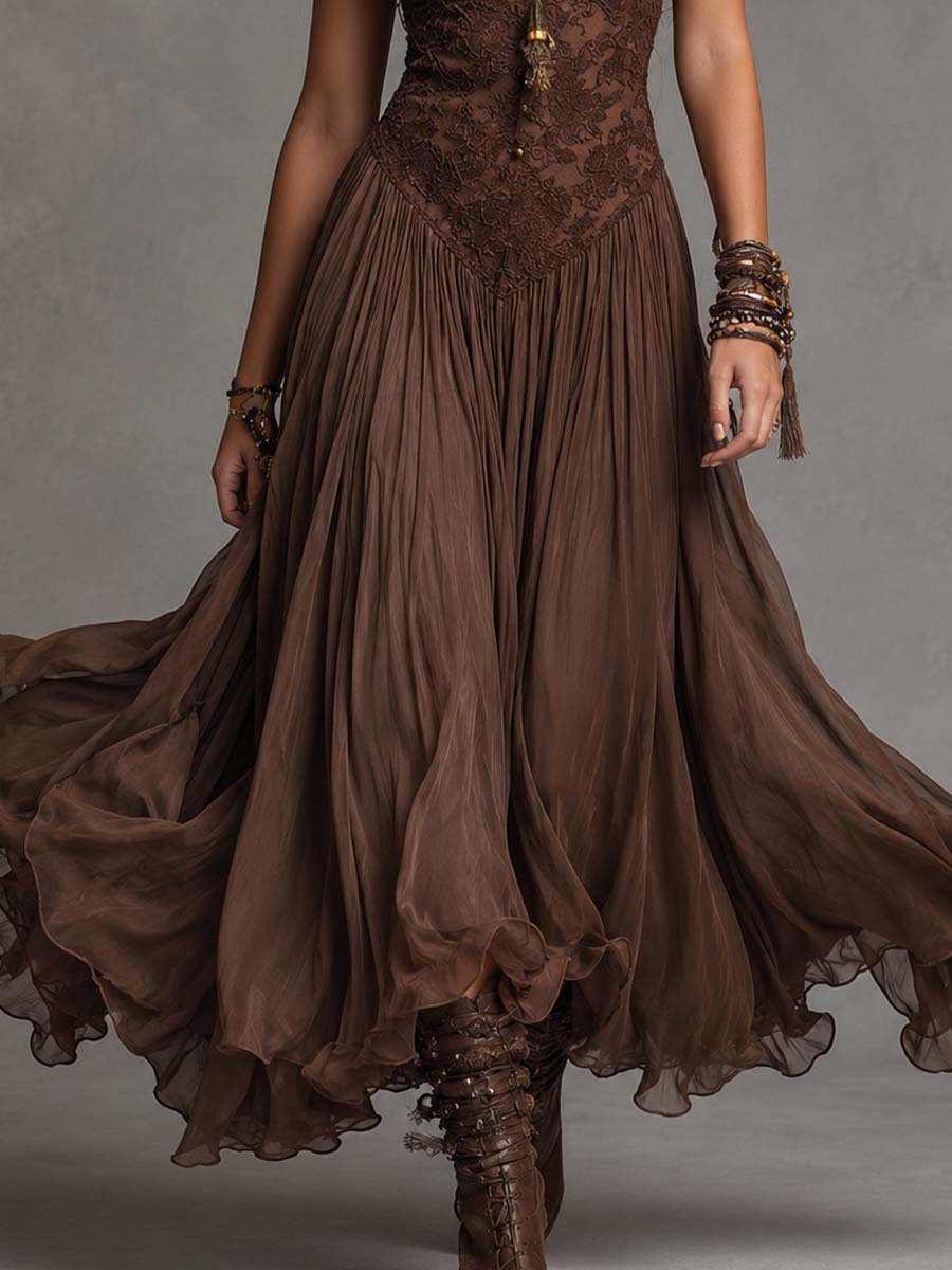 Vestido largo de gasa marrón oscuro con paneles de encaje