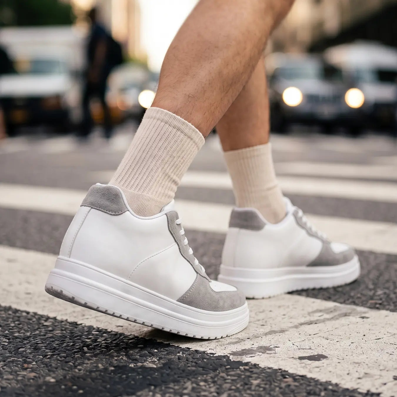 NEVADA — Zapatilla blanca con alza de 8 cm