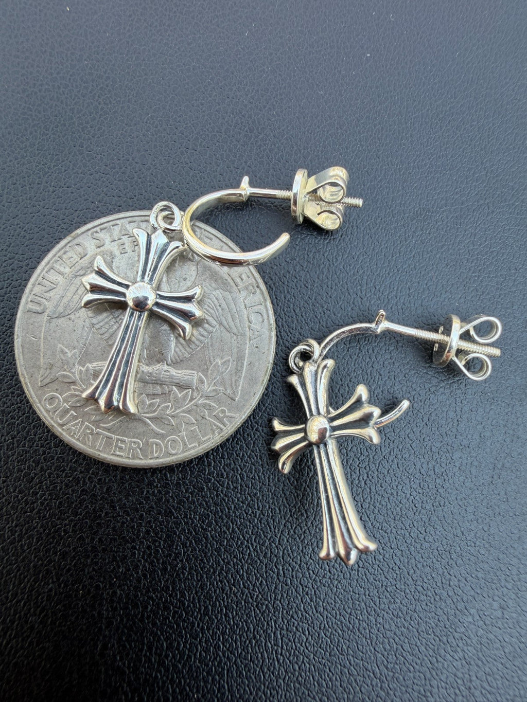 Hearts Of Chrome Huggie Hoops W. Dangle Cross Earrings - 925 Silver Oxidized