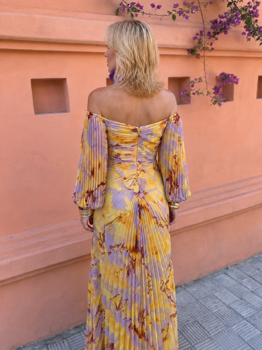 Greta – Vestido largo de flores con escote pronunciado