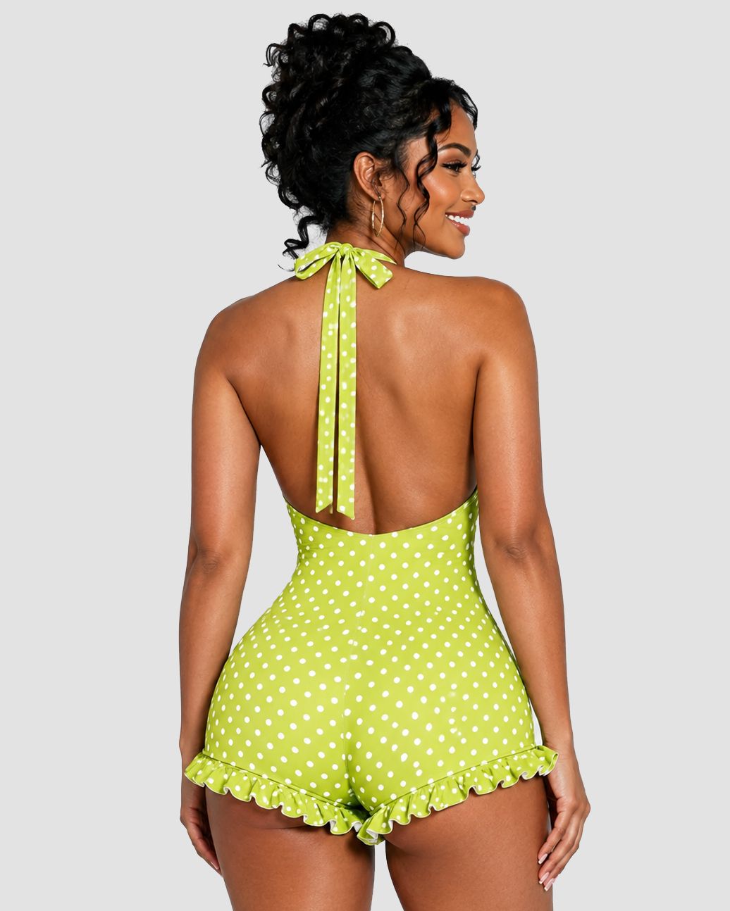 Mono Corto de Lunares con Escote Halter y Volante