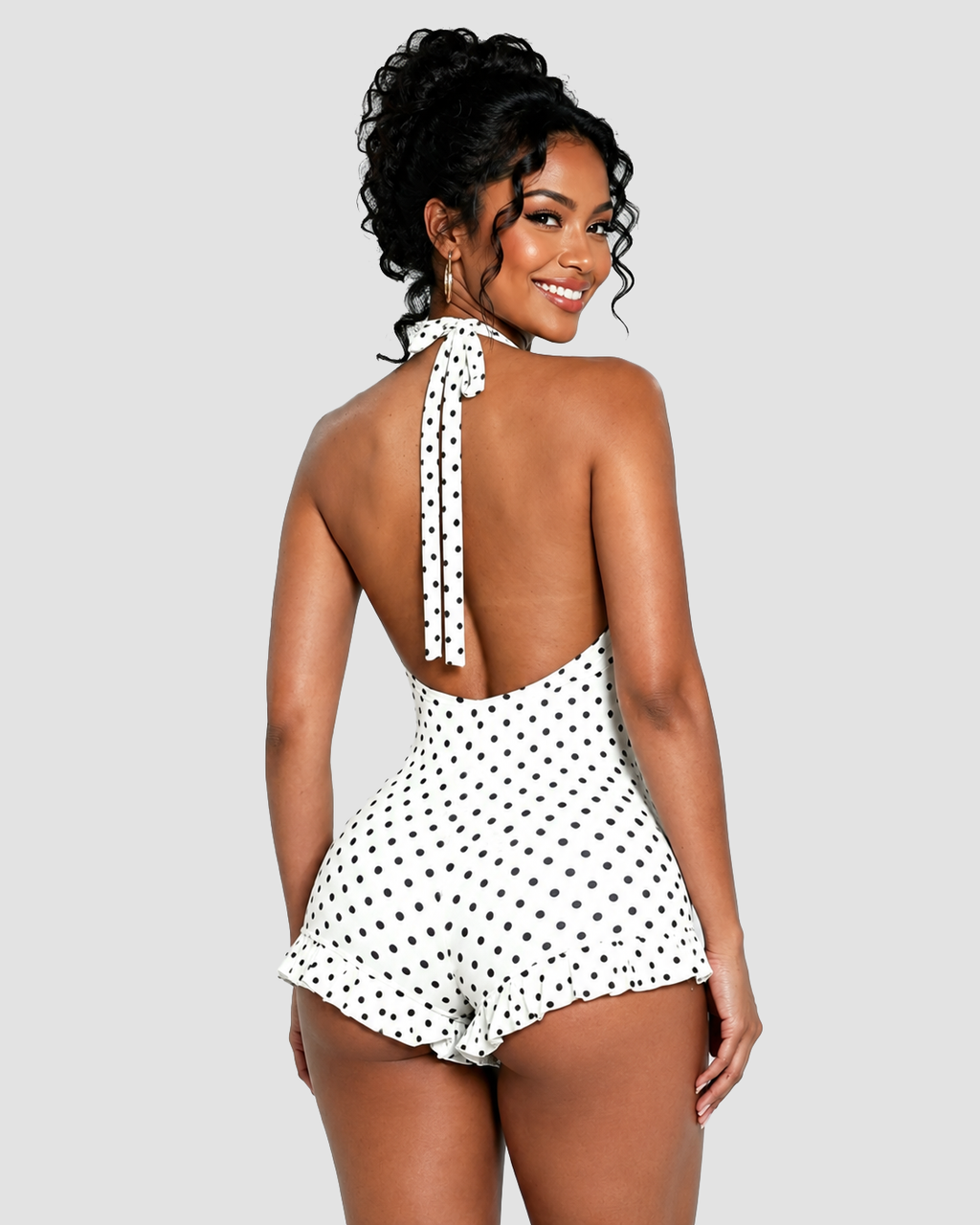 Mono Corto de Lunares con Escote Halter y Volante