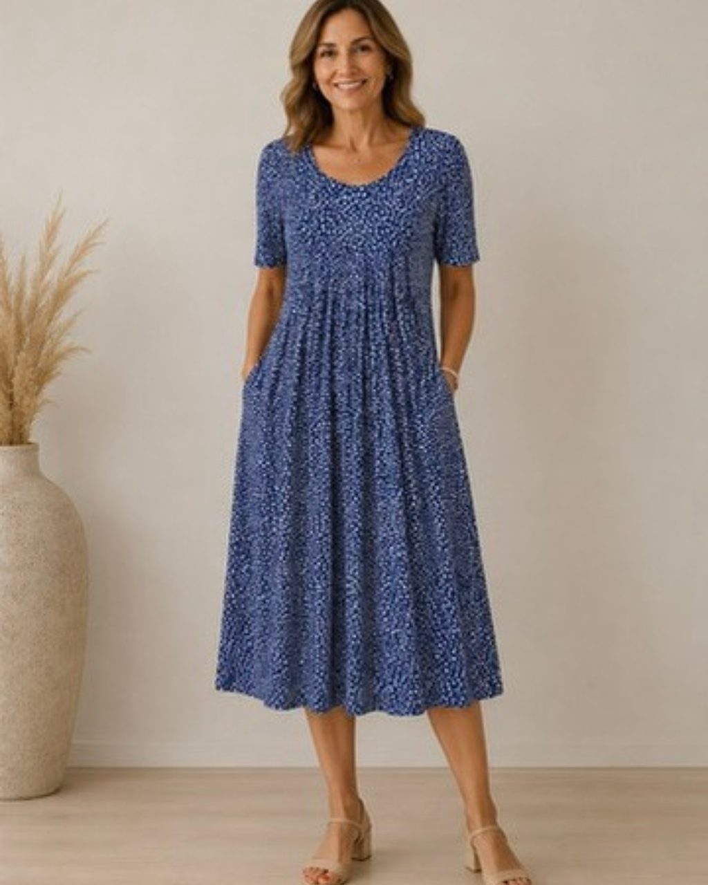 Vestido Gigi en estampado de puntos azules, look comodo y elegante