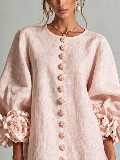 Vestido corto rosa con botones y puños de flores