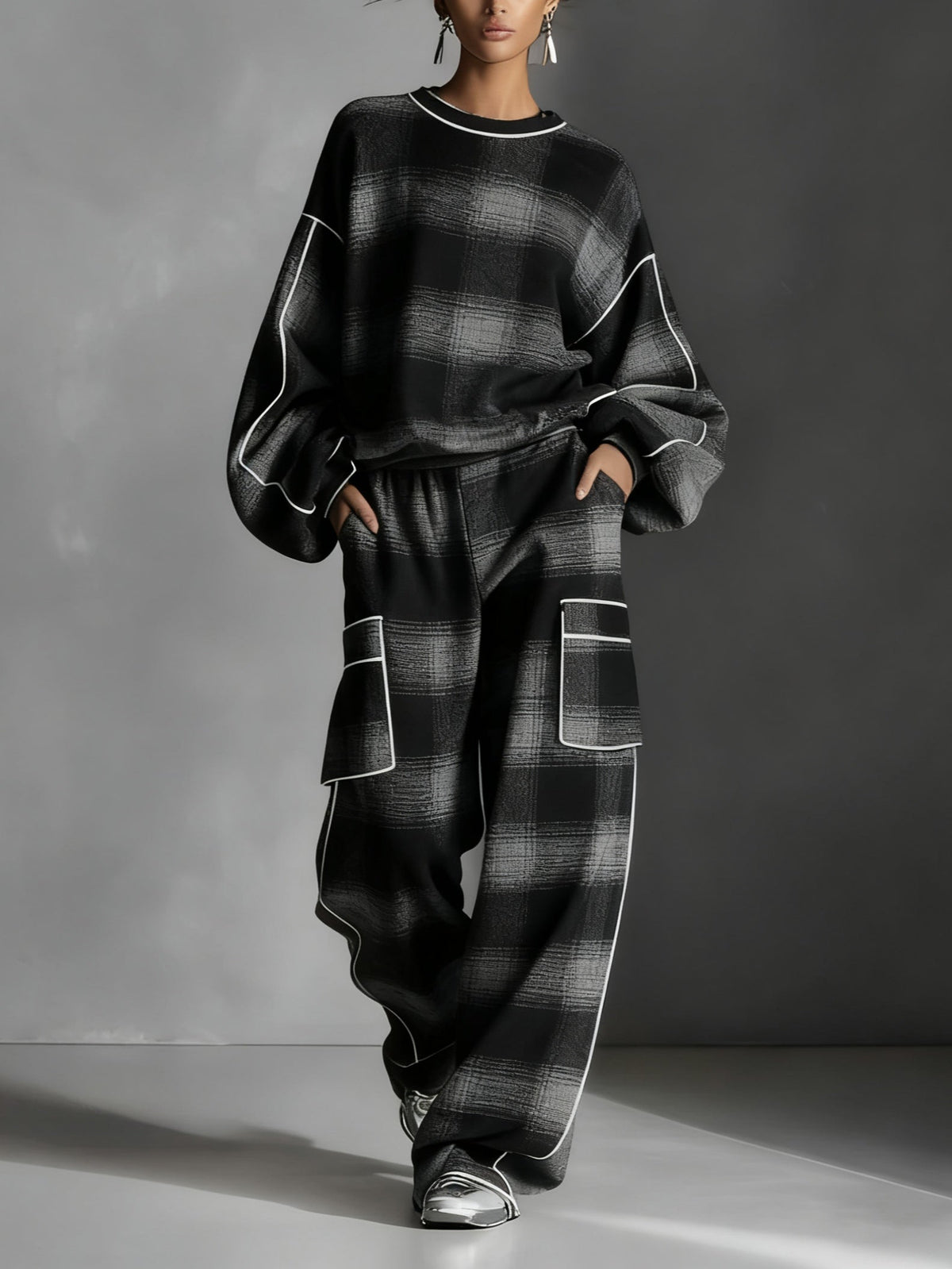 Conjunto de sudadera y pantalón de cuadros en negro y gris