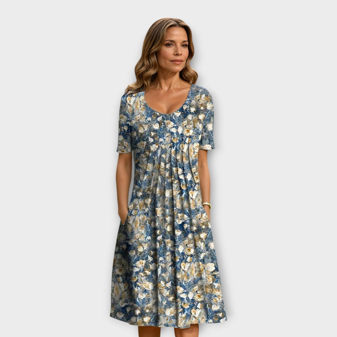Vestido Gigi visto de cerca, caida suave del tejido sobre el cuerpo