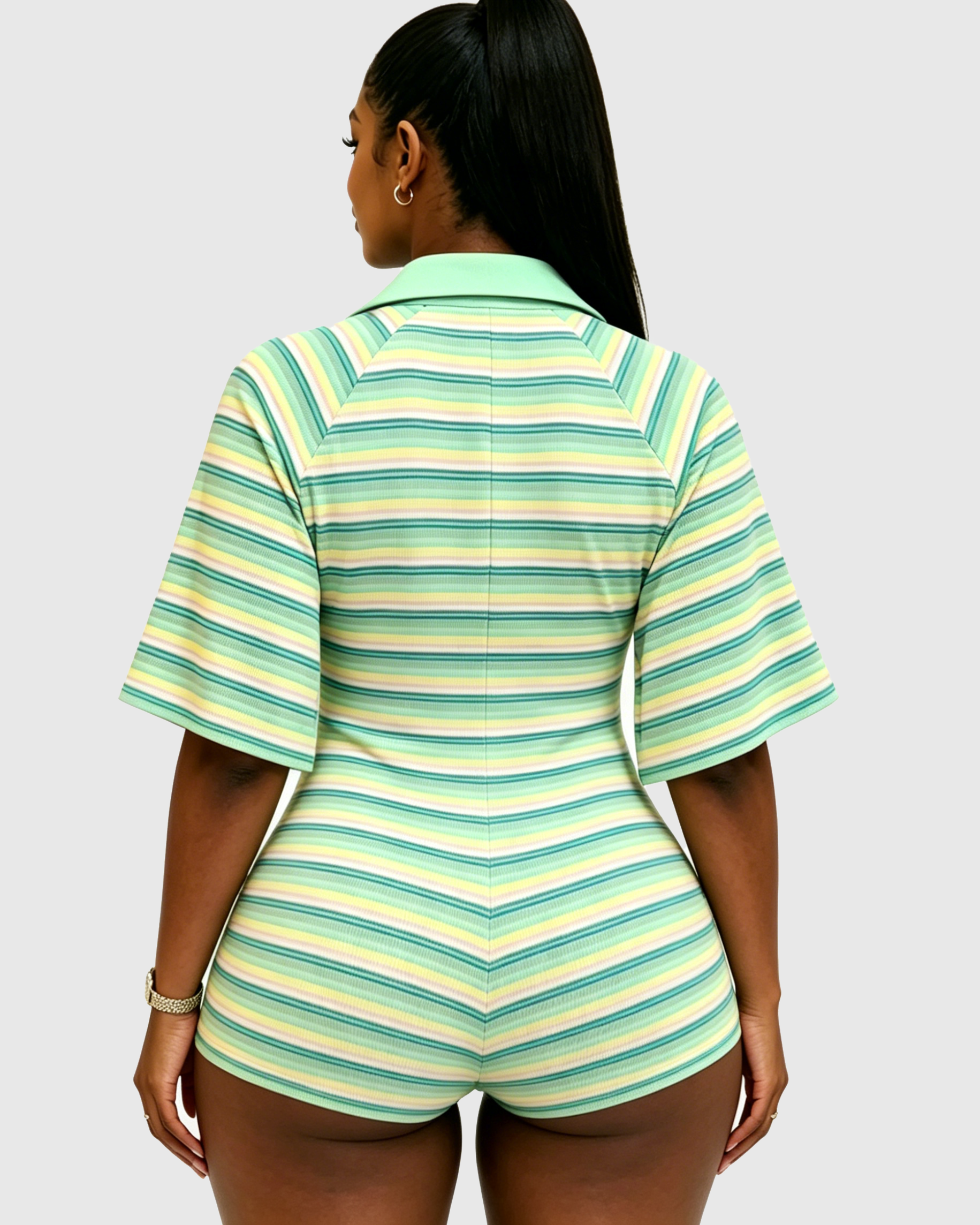 Mono Corto de Rayas con Cuello Polo y Botonadura