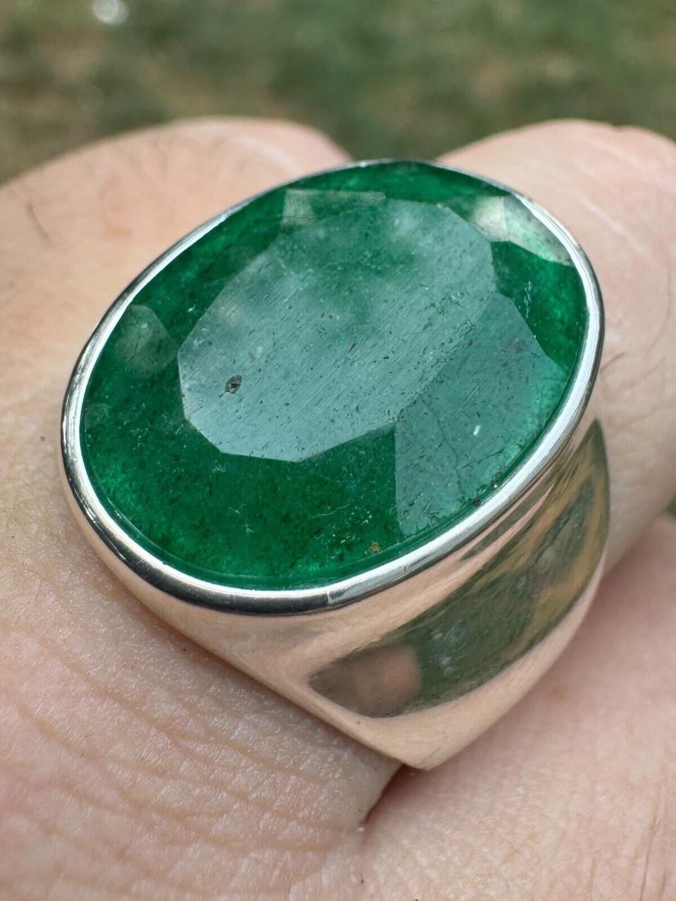 Hollywood Swag Ring - 925 Silver - Genuine Green Emerald Stone