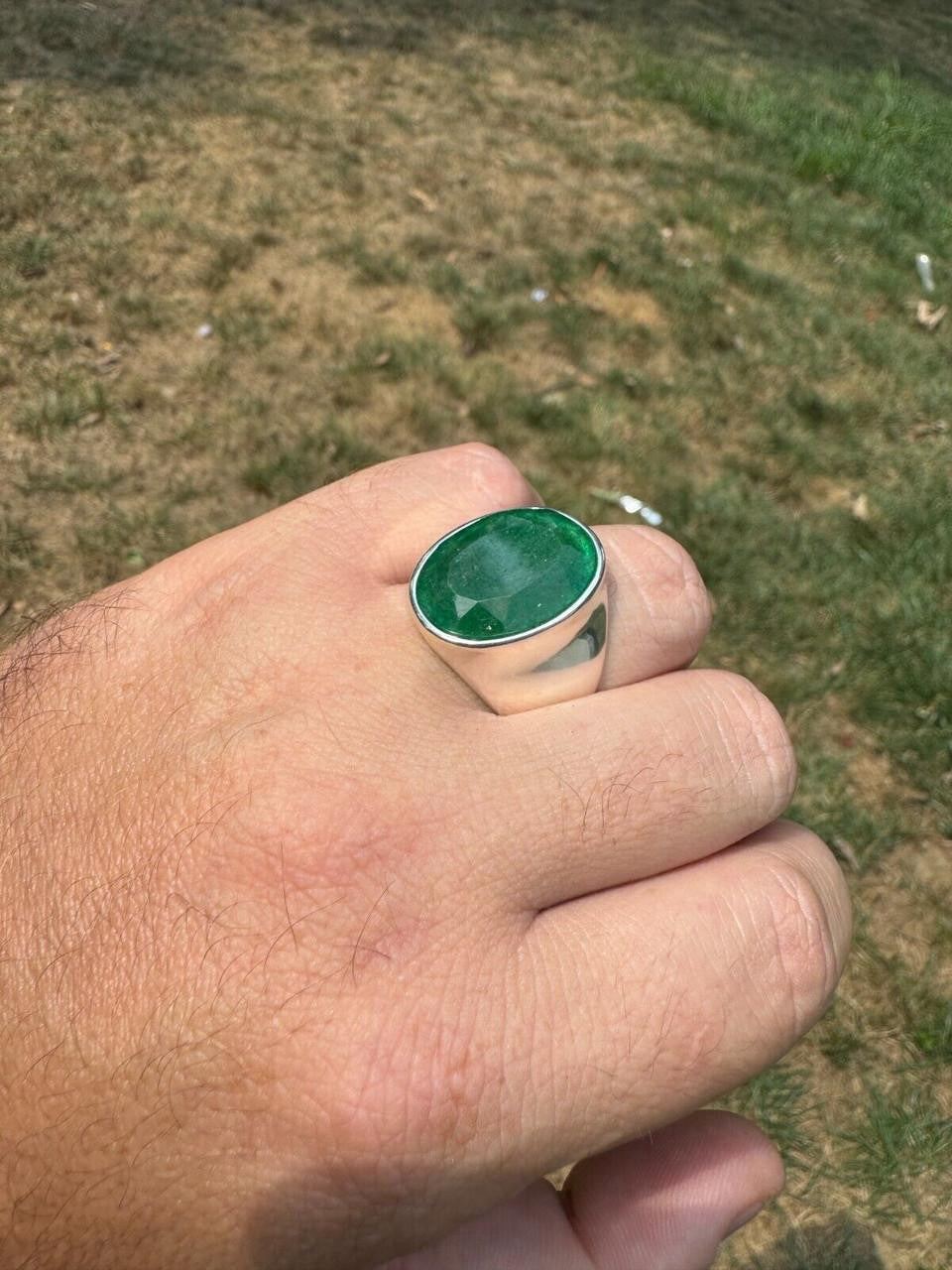 Hollywood Swag Ring - 925 Silver - Genuine Green Emerald Stone