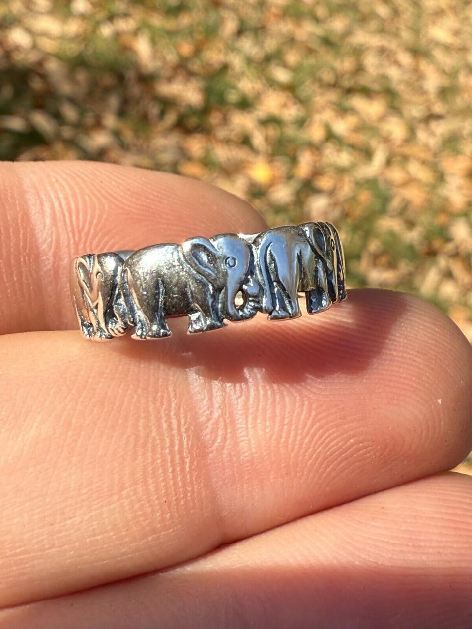 Lucky Elephant Band Ring - 925 Silver - Plain