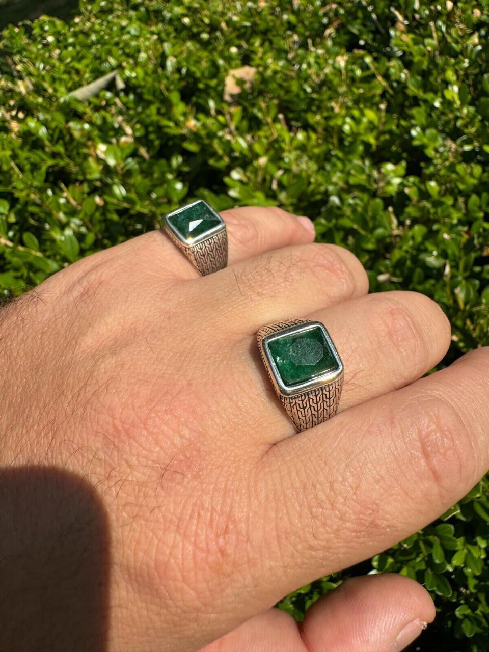 NYC Natural Green Eye Ring - 925 Silver Oxidized - Genuine Green Emerald Stone
