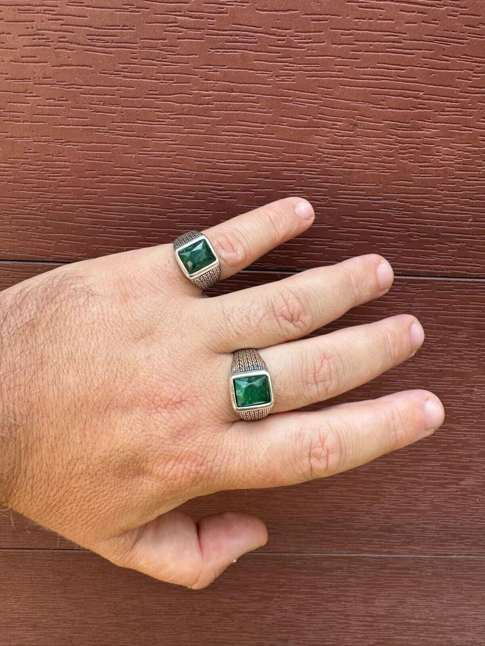 NYC Natural Green Eye Ring - 925 Silver Oxidized - Genuine Green Emerald Stone