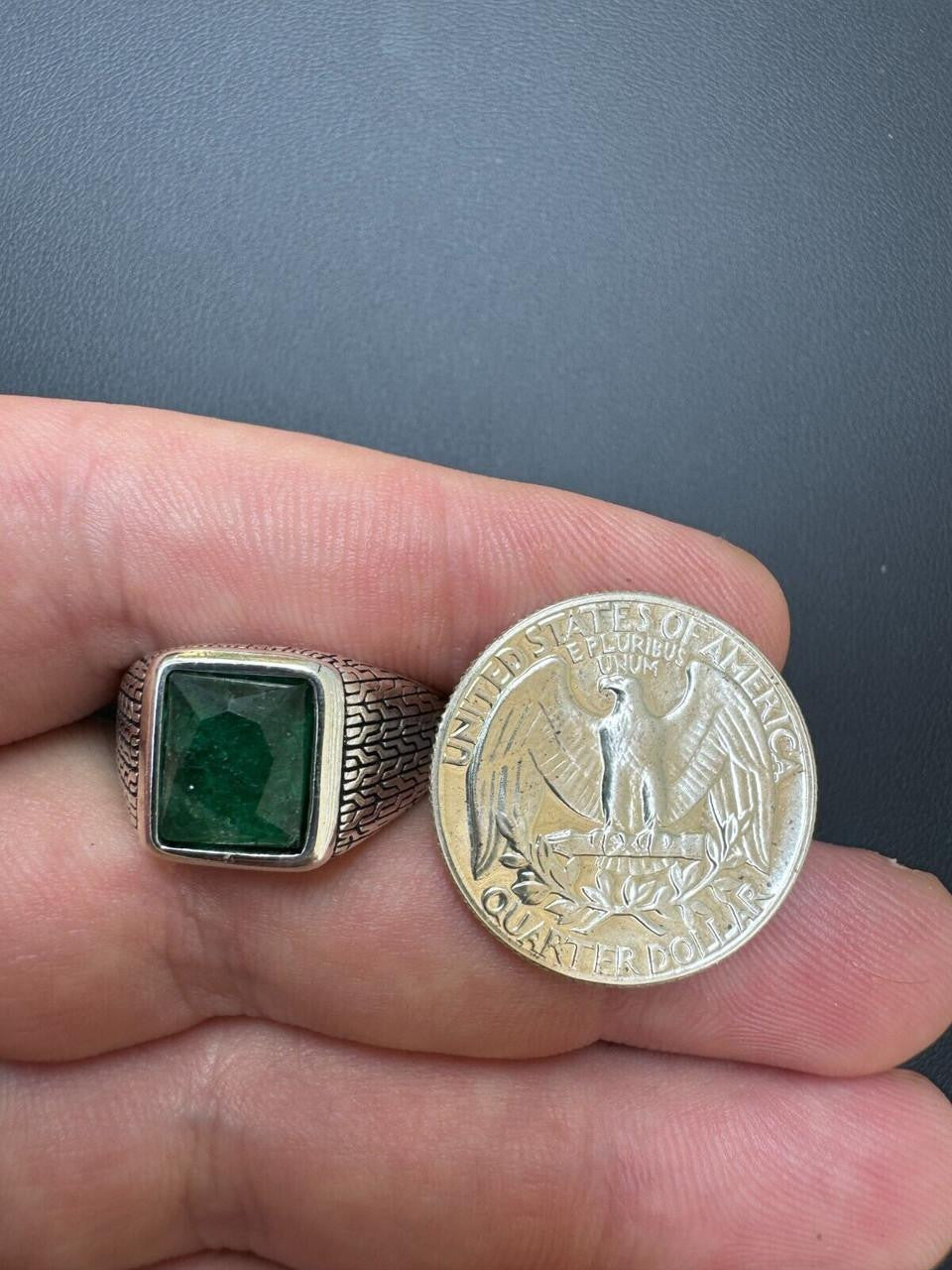 NYC Natural Green Eye Ring - 925 Silver Oxidized - Genuine Green Emerald Stone