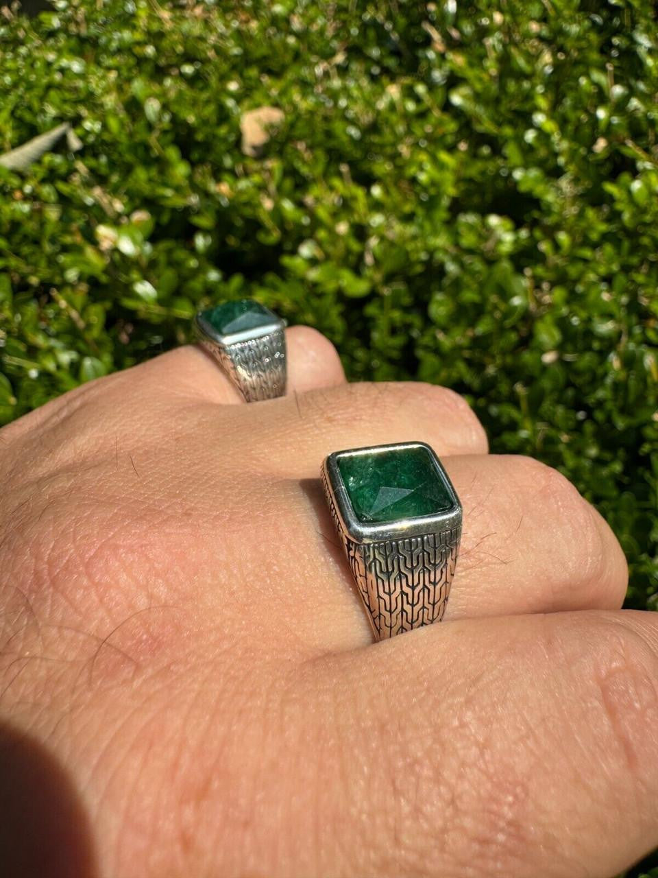 NYC Natural Green Eye Ring - 925 Silver Oxidized - Genuine Green Emerald Stone