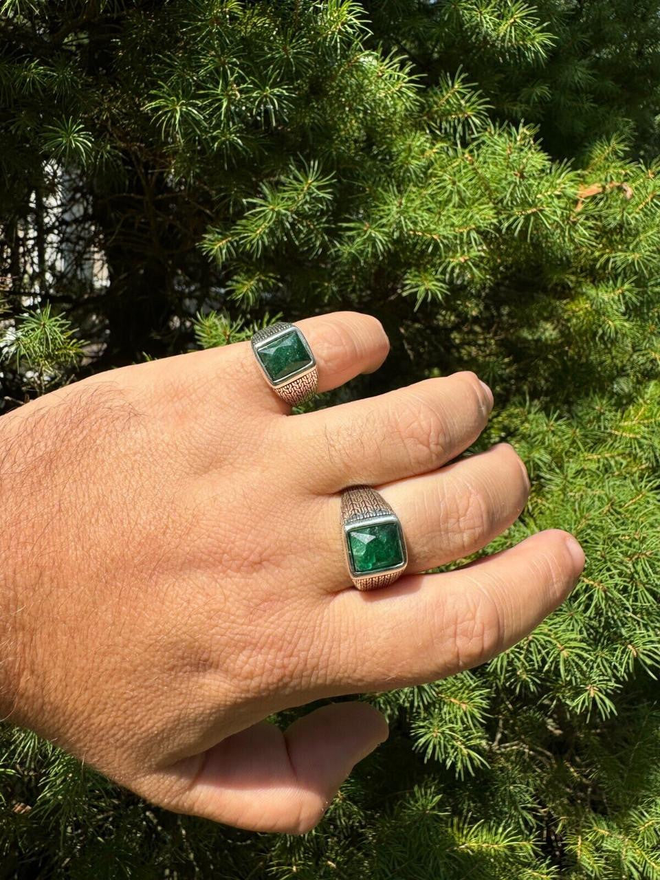 NYC Natural Green Eye Ring - 925 Silver Oxidized - Genuine Green Emerald Stone