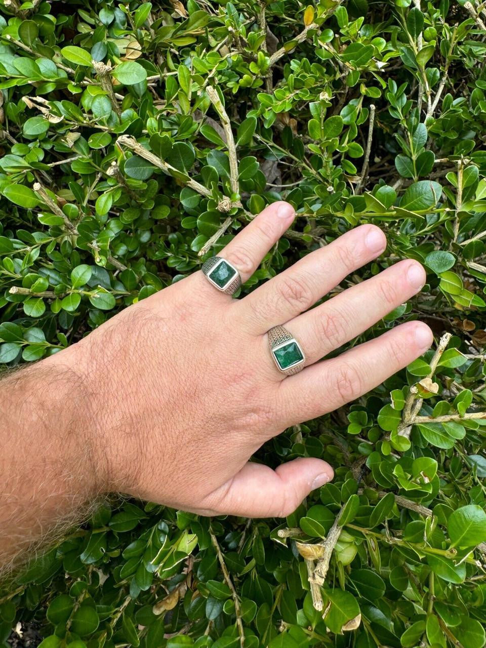 NYC Natural Green Eye Ring - 925 Silver Oxidized - Genuine Green Emerald Stone
