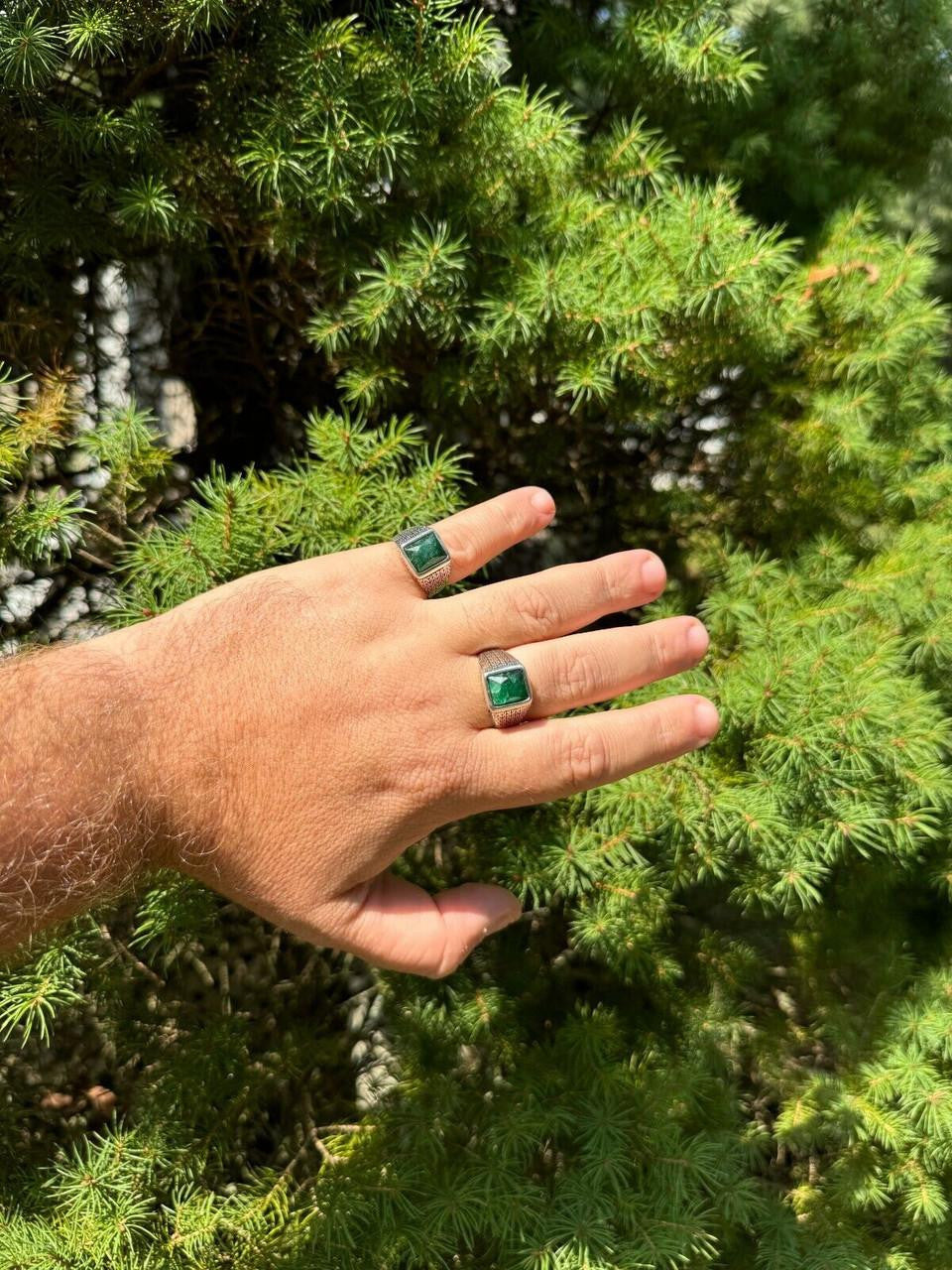 NYC Natural Green Eye Ring - 925 Silver Oxidized - Genuine Green Emerald Stone