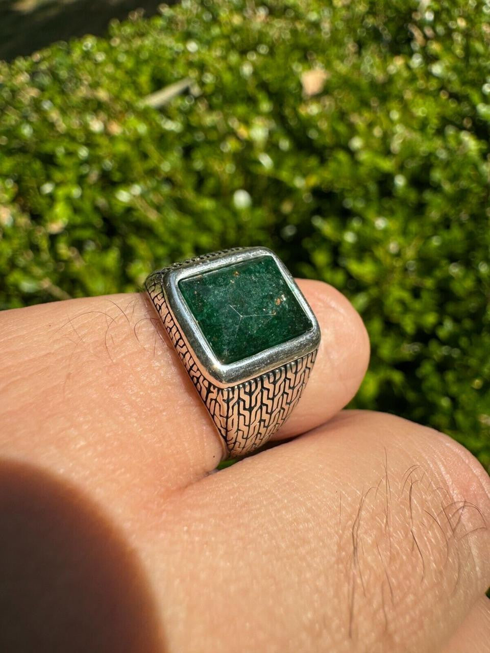 NYC Natural Green Eye Ring - 925 Silver Oxidized - Genuine Green Emerald Stone