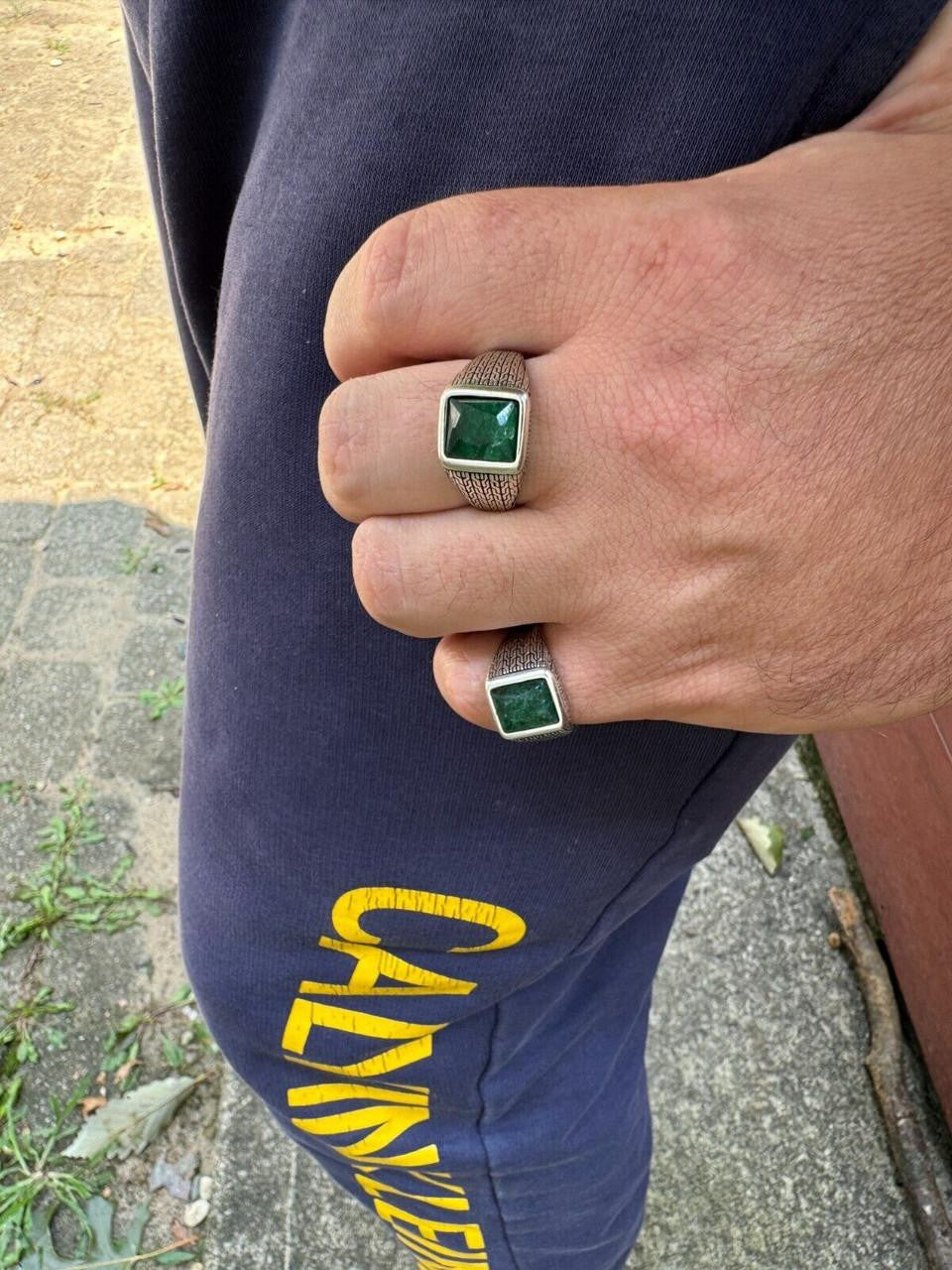 NYC Natural Green Eye Ring - 925 Silver Oxidized - Genuine Green Emerald Stone
