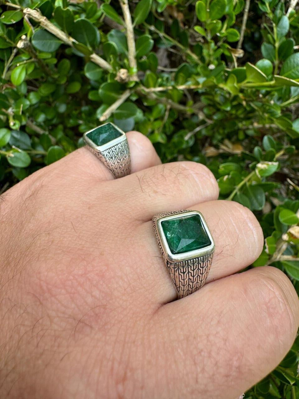 NYC Natural Green Eye Ring - 925 Silver Oxidized - Genuine Green Emerald Stone