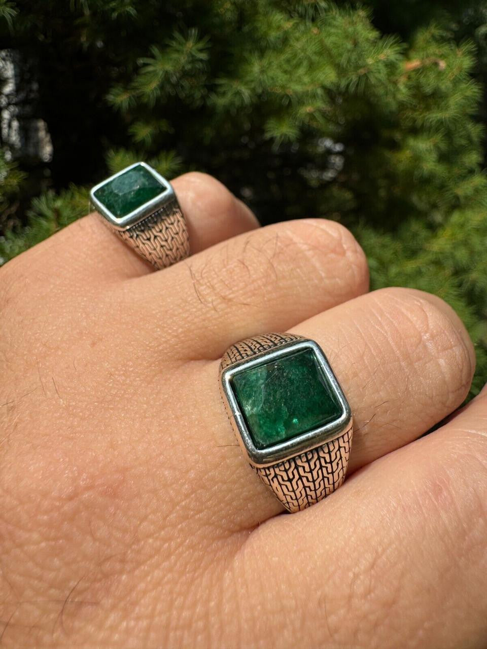 NYC Natural Green Eye Ring - 925 Silver Oxidized - Genuine Green Emerald Stone