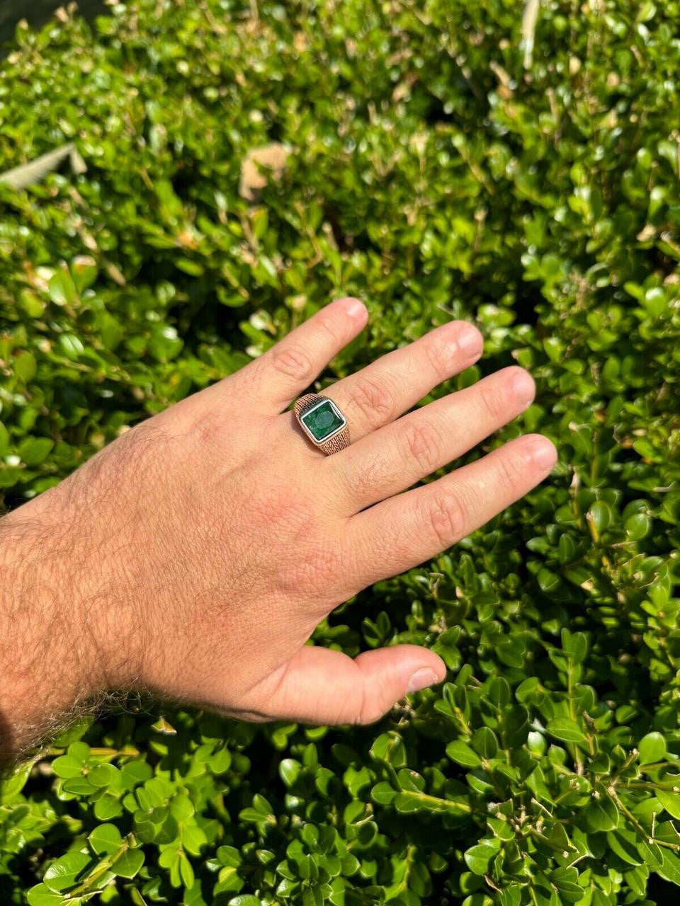 NYC Natural Green Eye Ring - 925 Silver Oxidized - Genuine Green Emerald Stone