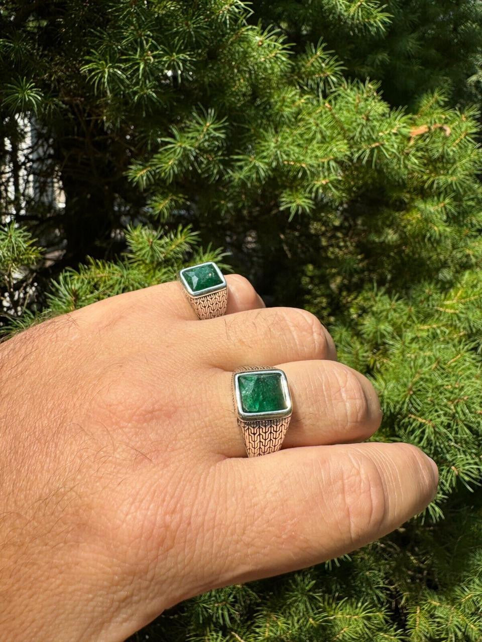 NYC Natural Green Eye Ring - 925 Silver Oxidized - Genuine Green Emerald Stone