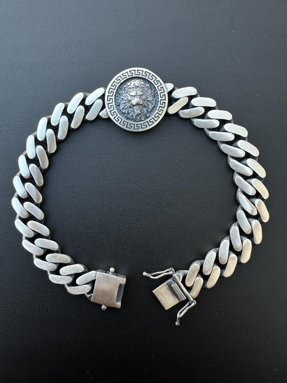Miami Cuban Bracelet W. Lion Motif - 925 Sterling Silver Oxidized Gunmetal - 7"-9" - 10.5mm