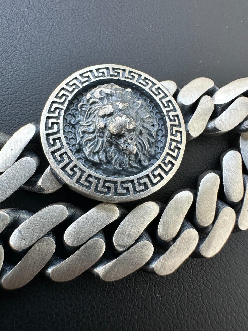 Miami Cuban Bracelet W. Lion Motif - 925 Sterling Silver Oxidized Gunmetal - 7"-9" - 10.5mm