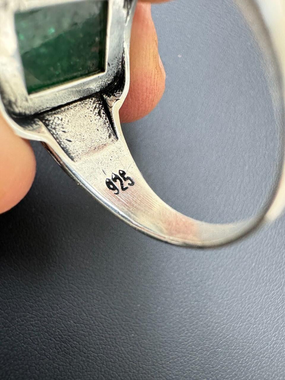 Royalty Ring - 925 Silver - Genuine Green Emerald Stone