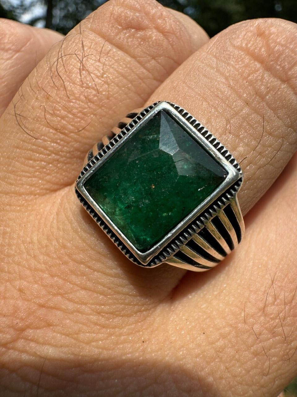 Royalty Ring - 925 Silver - Genuine Green Emerald Stone
