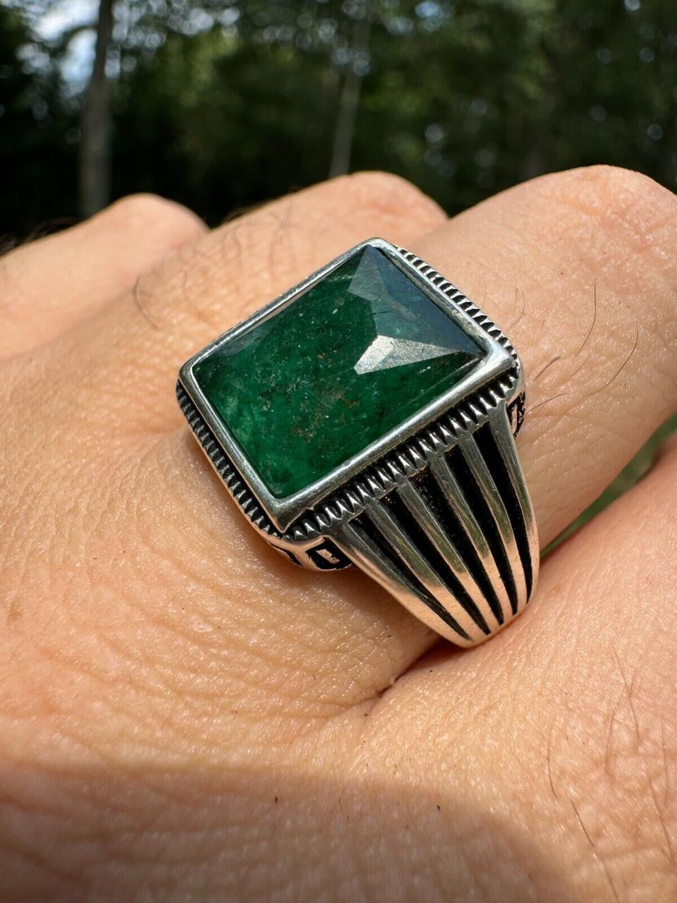 Royalty Ring - 925 Silver - Genuine Green Emerald Stone