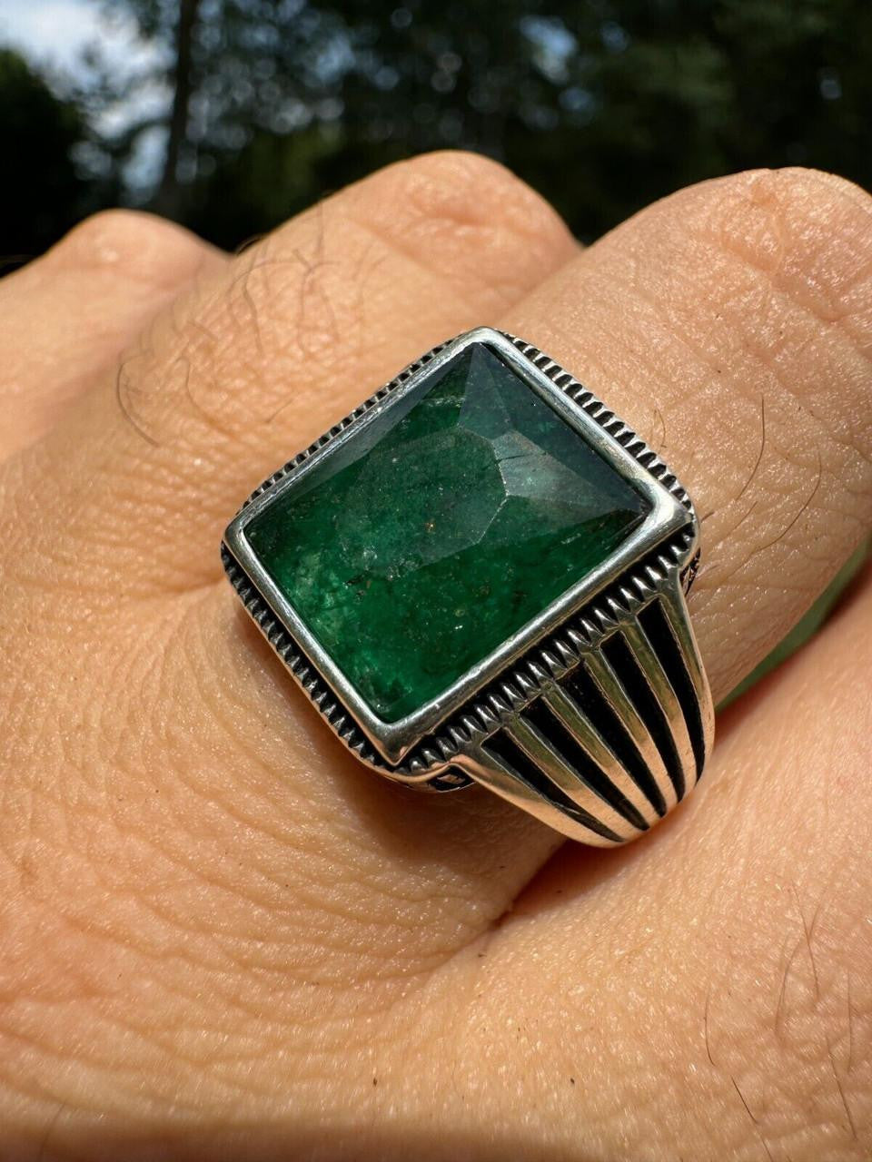 Royalty Ring - 925 Silver - Genuine Green Emerald Stone