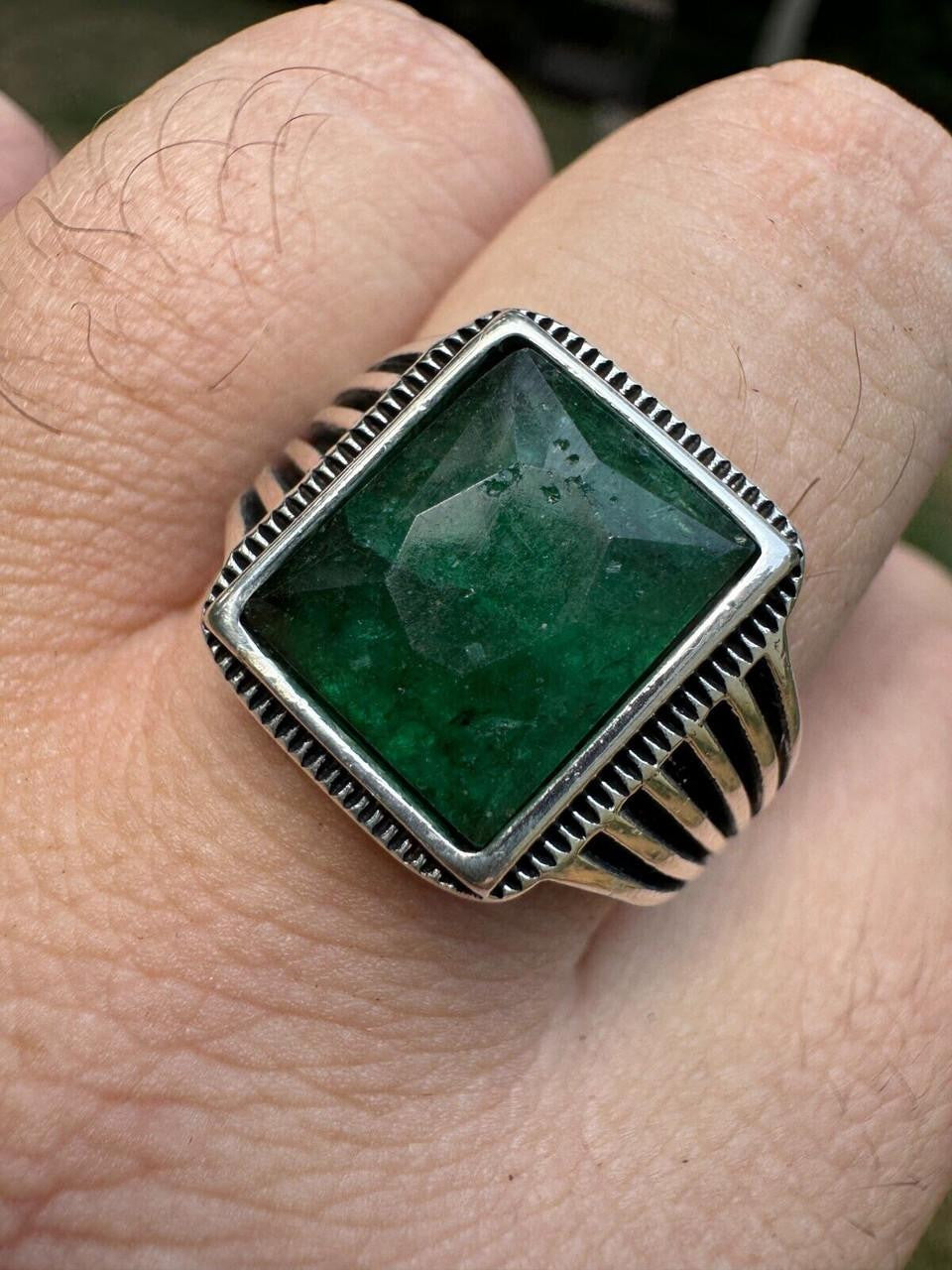 Royalty Ring - 925 Silver - Genuine Green Emerald Stone